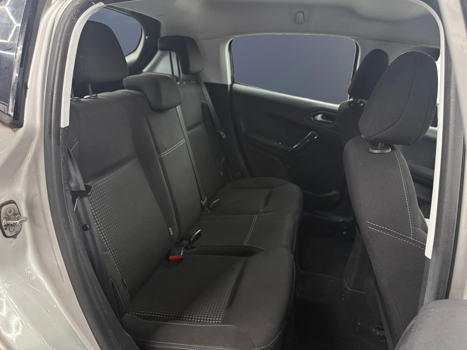 Peugeot 208 11