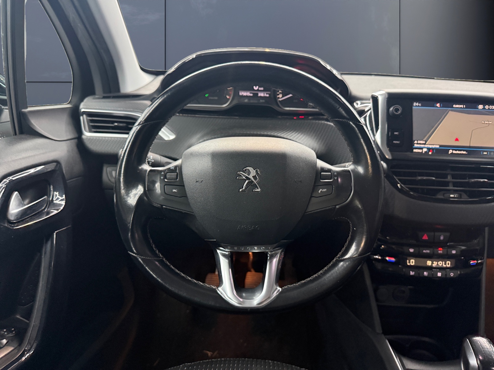 Peugeot 208 15