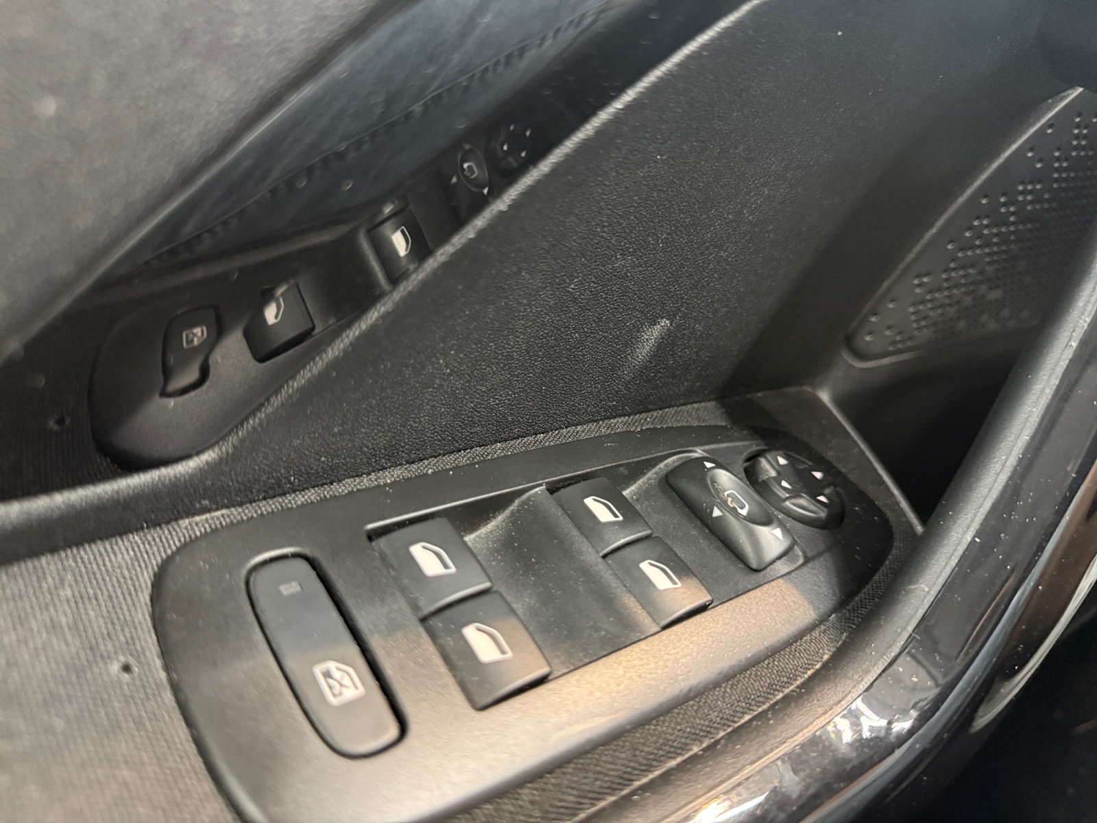 Peugeot 208 18