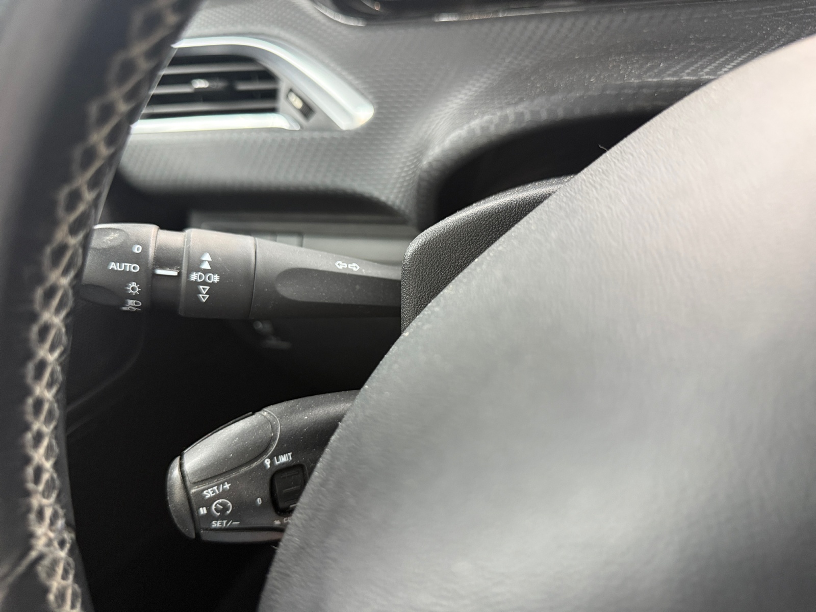 Peugeot 208 19