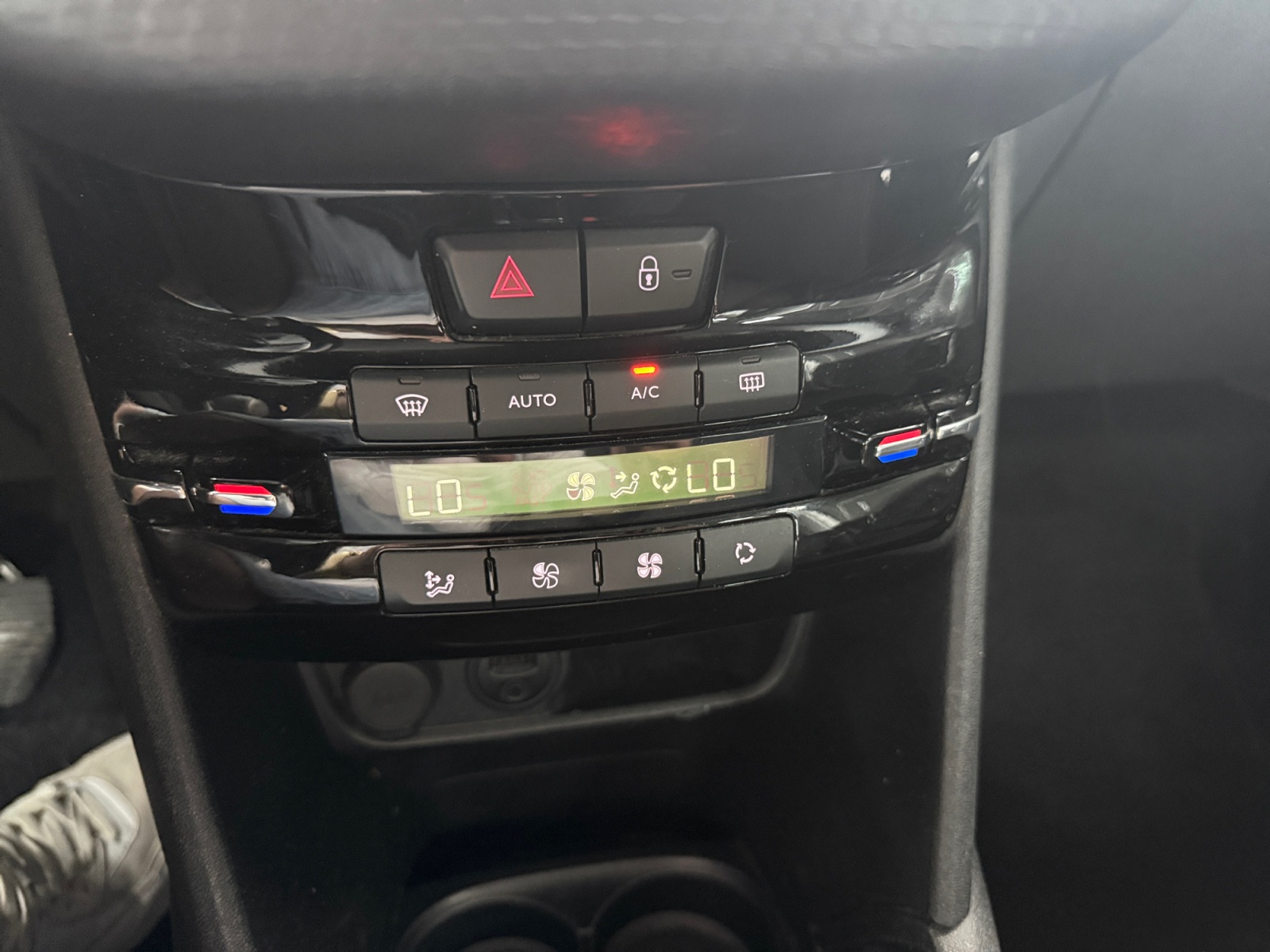 Peugeot 208 22
