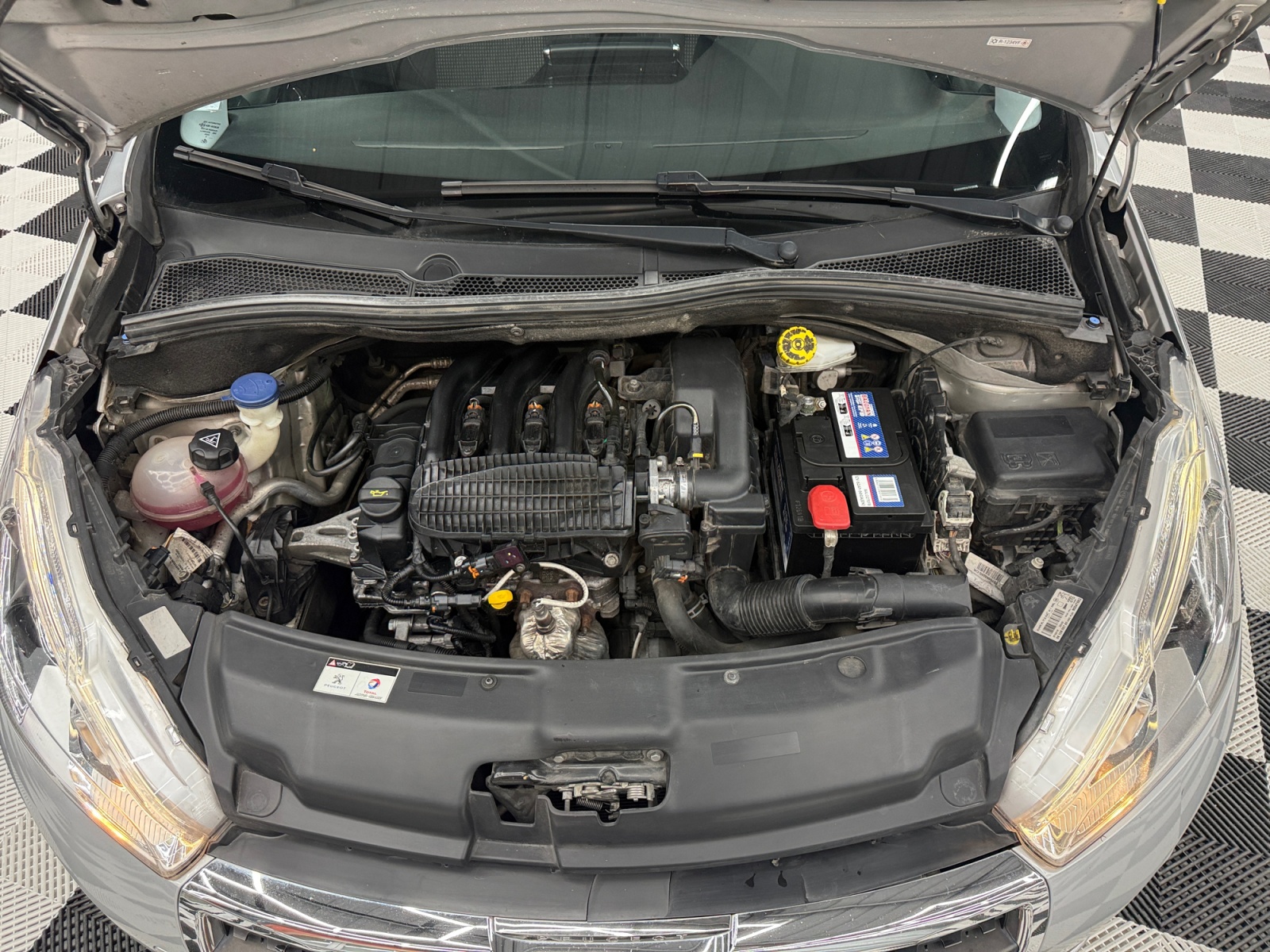 Peugeot 208 23