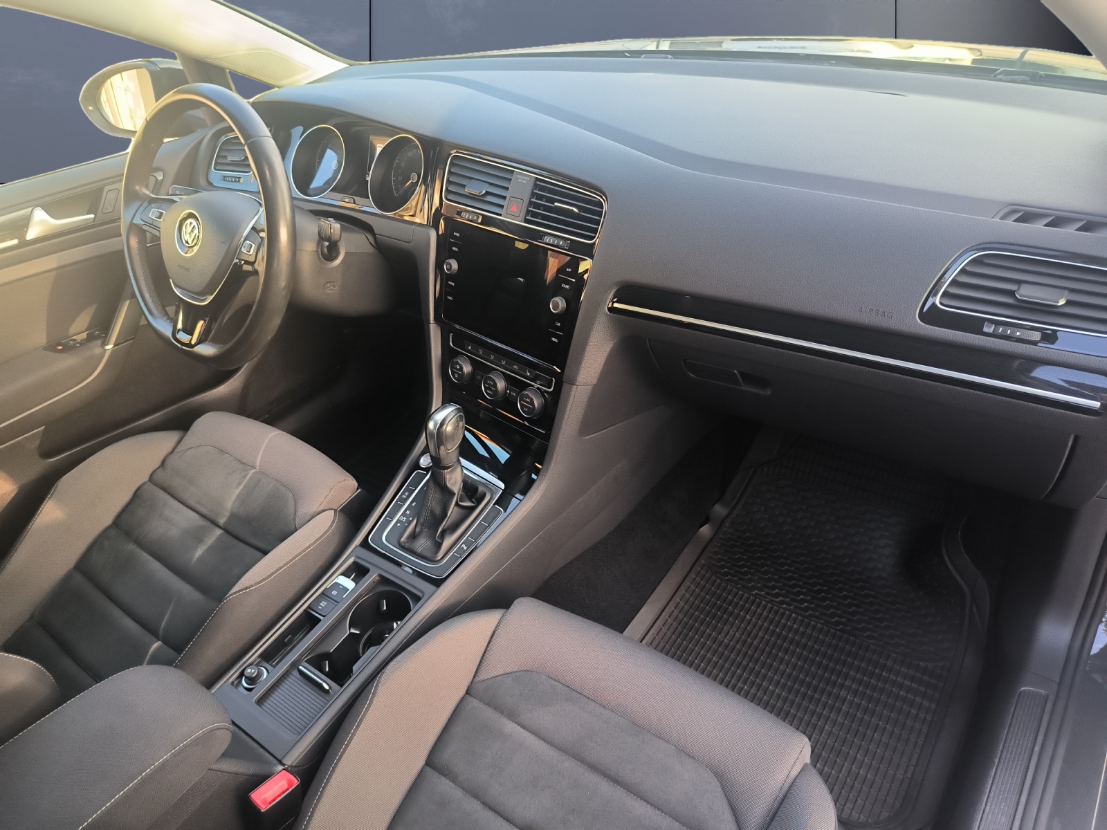 Volkswagen Golf 12