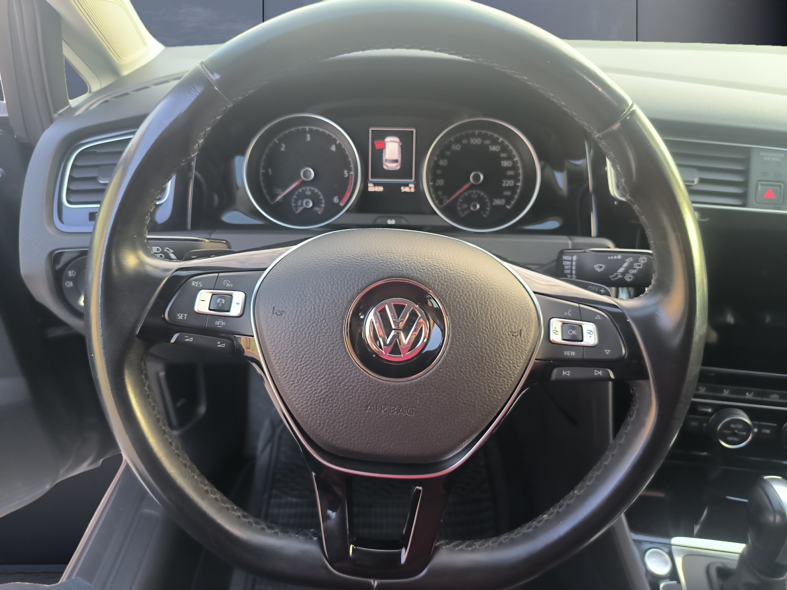 Volkswagen Golf 15