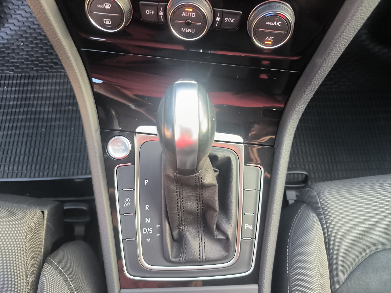 Volkswagen Golf 25