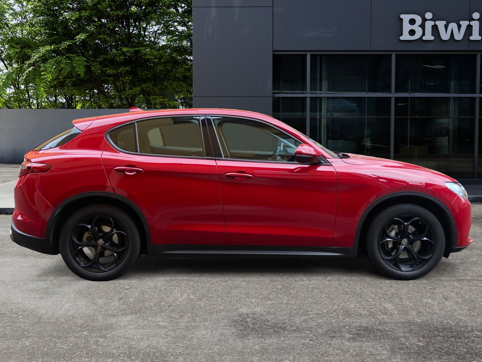 Alfa Romeo Stelvio 5