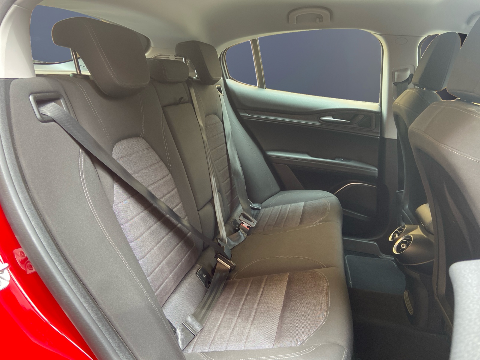 Alfa Romeo Stelvio 11