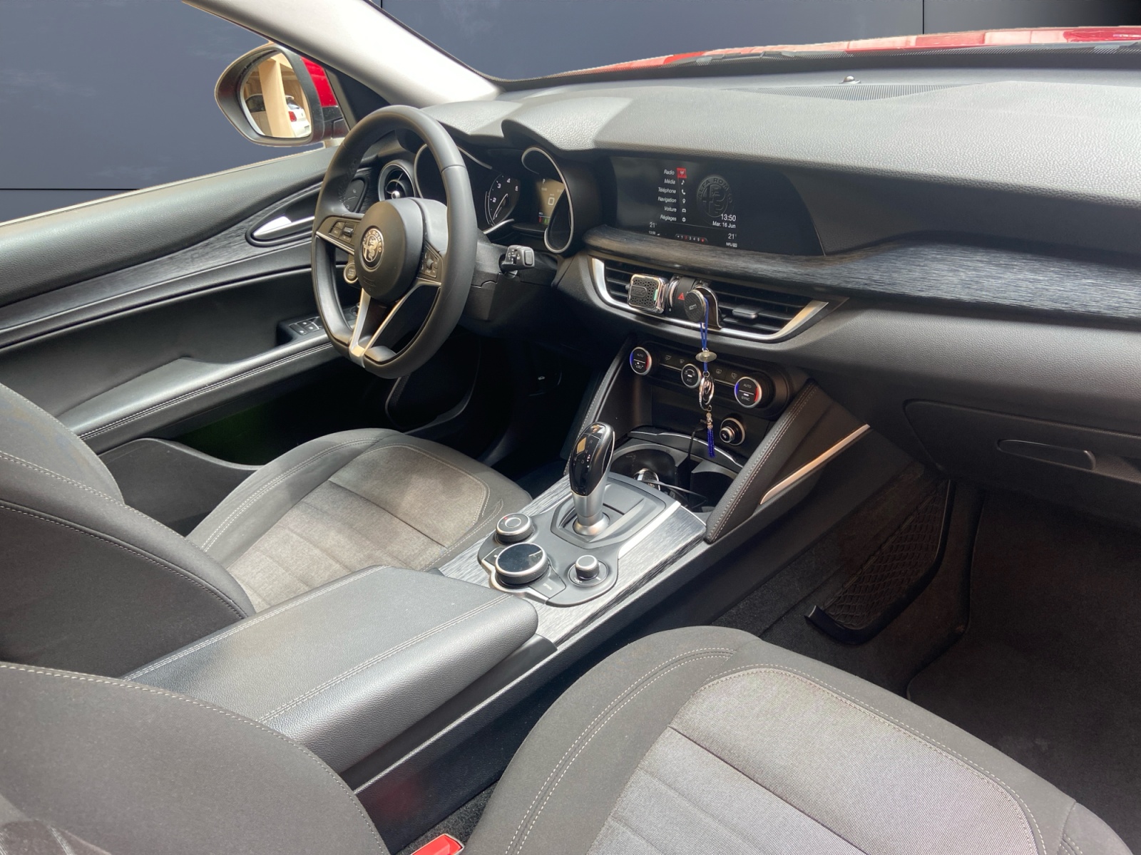 Alfa Romeo Stelvio 12