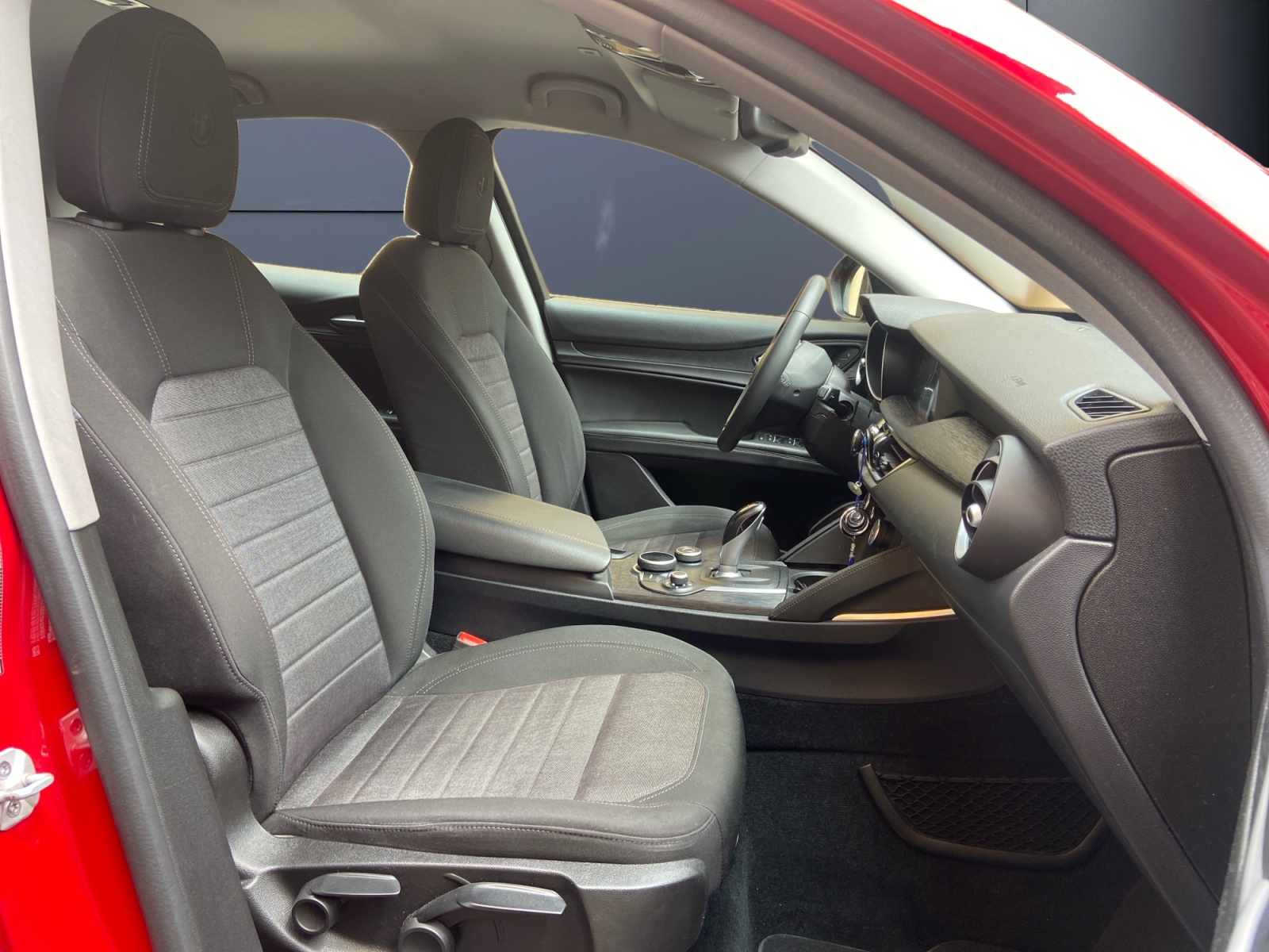 Alfa Romeo Stelvio 13