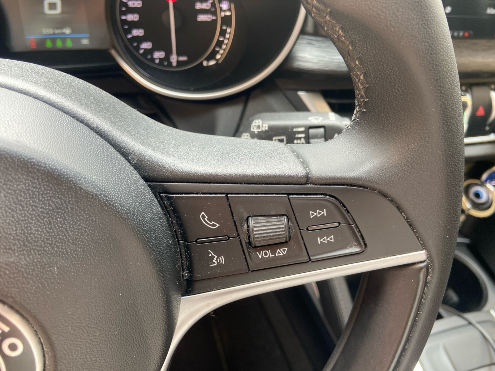 Alfa Romeo Stelvio 21