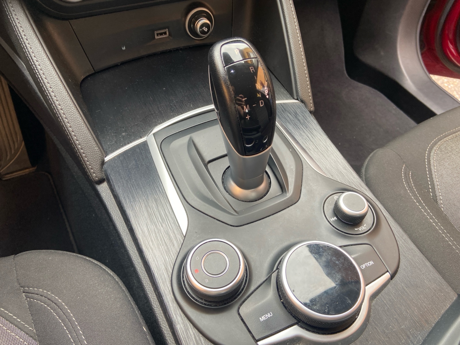 Alfa Romeo Stelvio 27