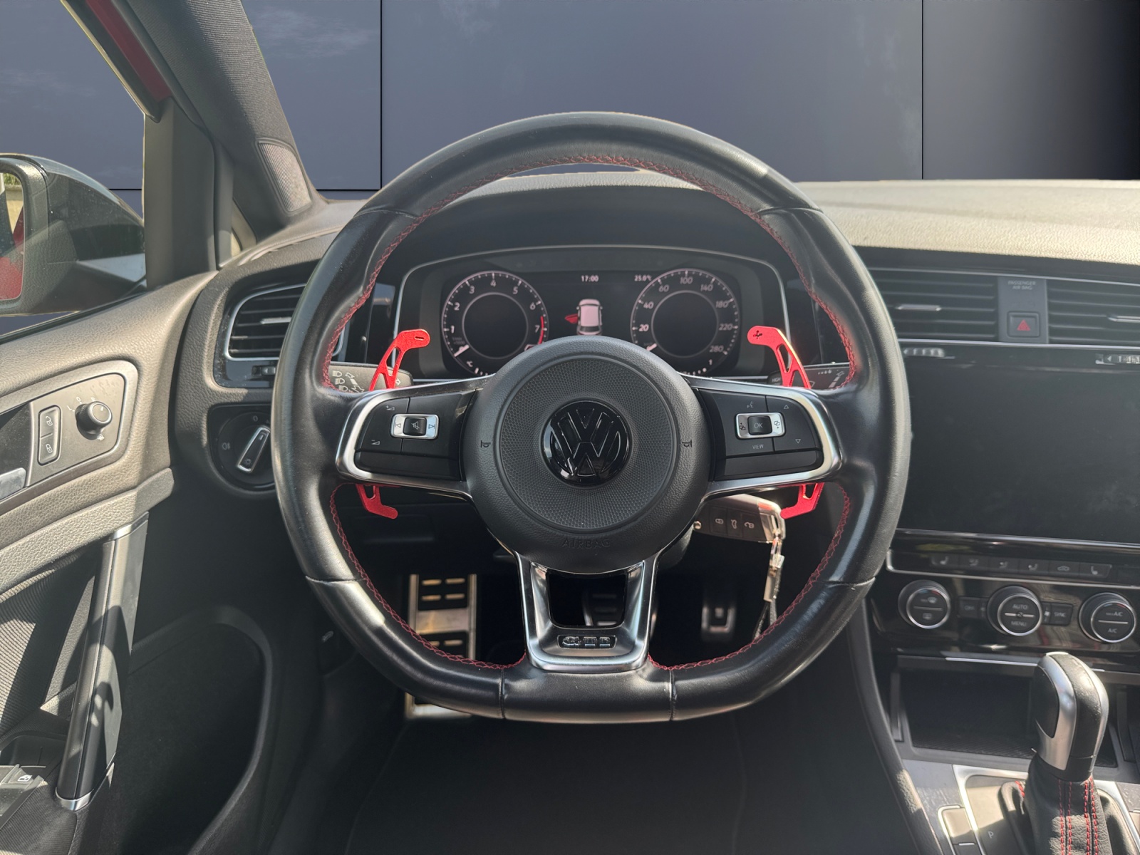 Volkswagen Golf 15
