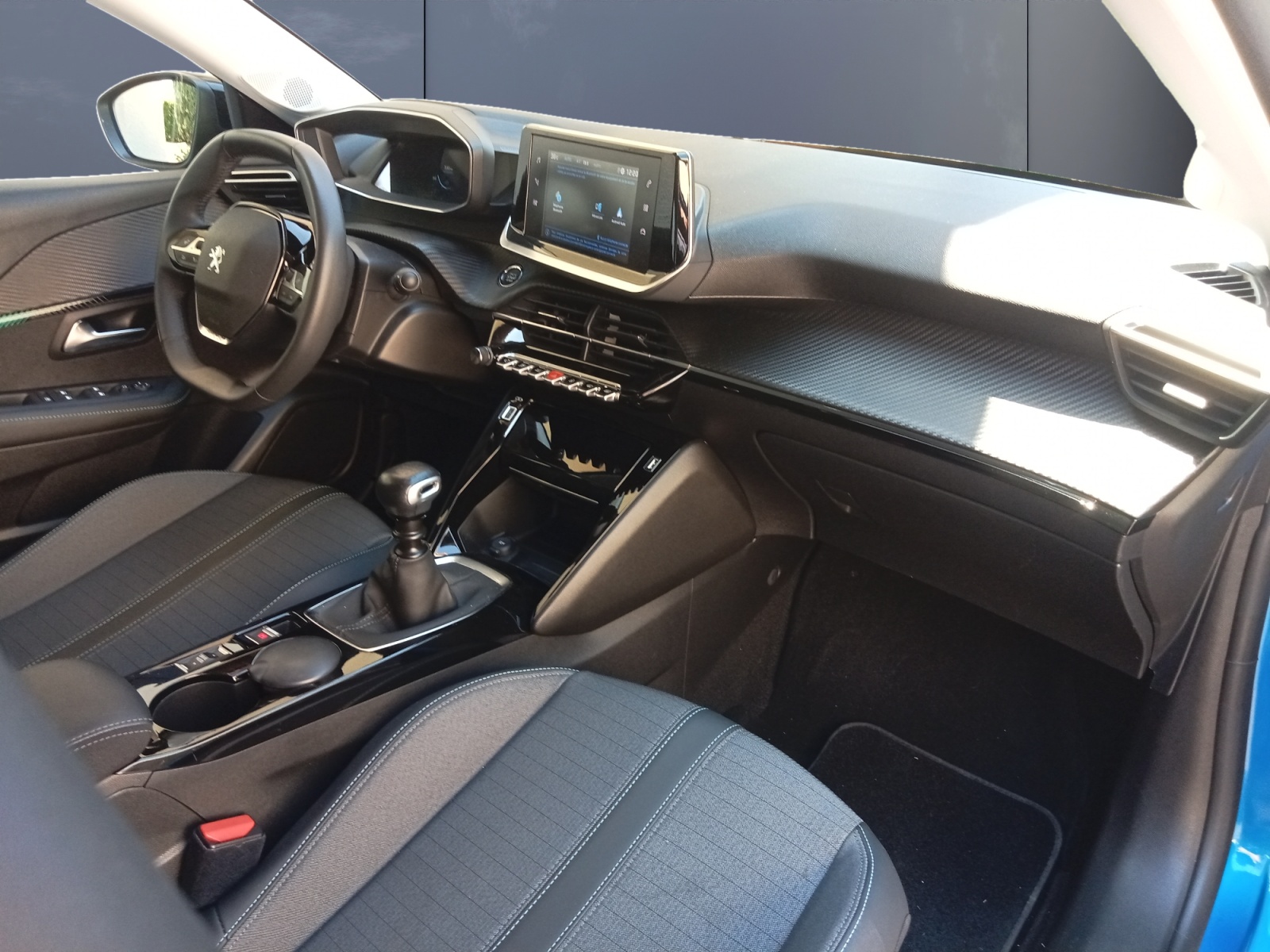 Peugeot 208 12