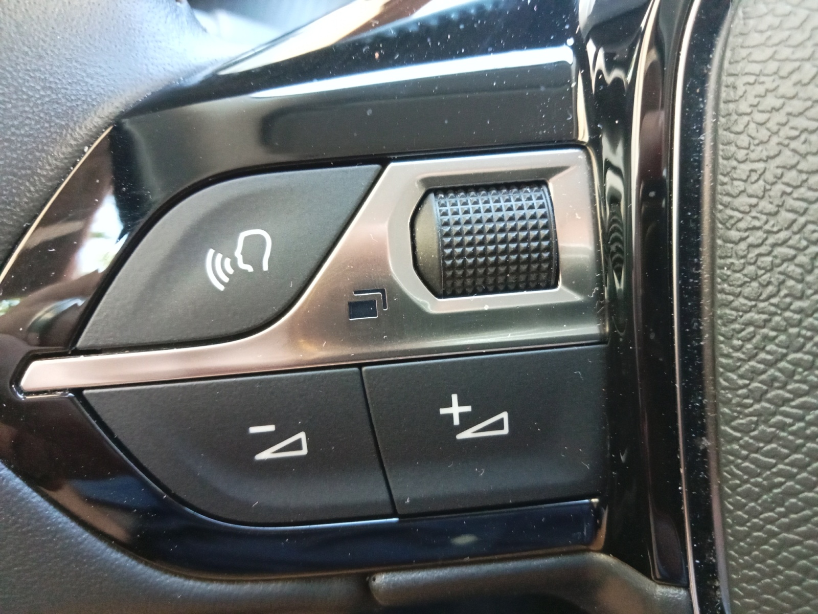 Peugeot 208 25