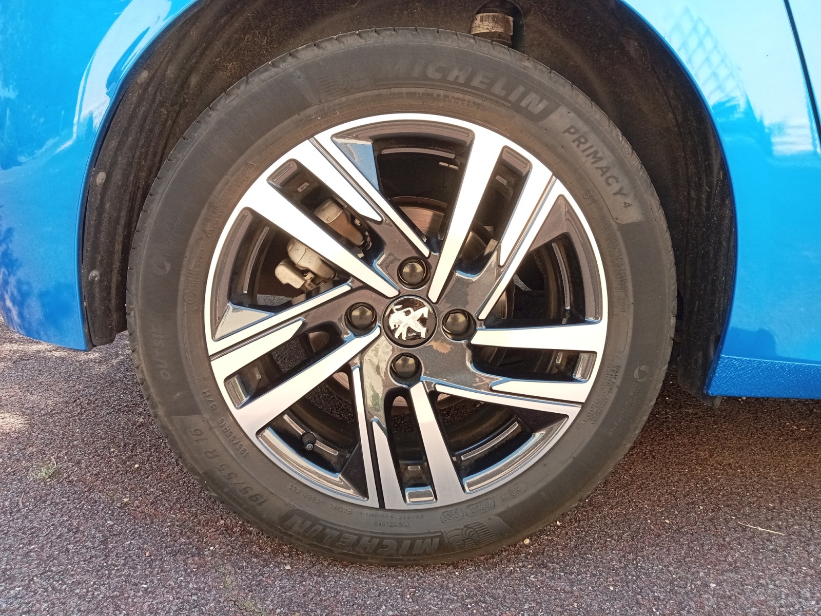 Peugeot 208 29