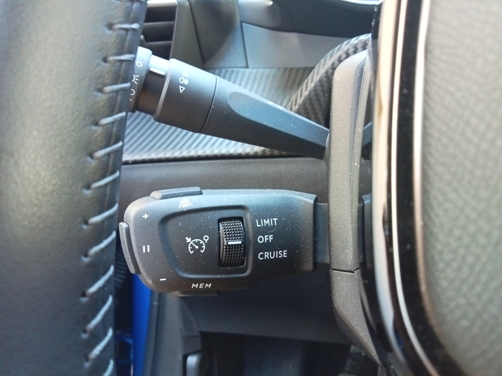 Peugeot 208 30