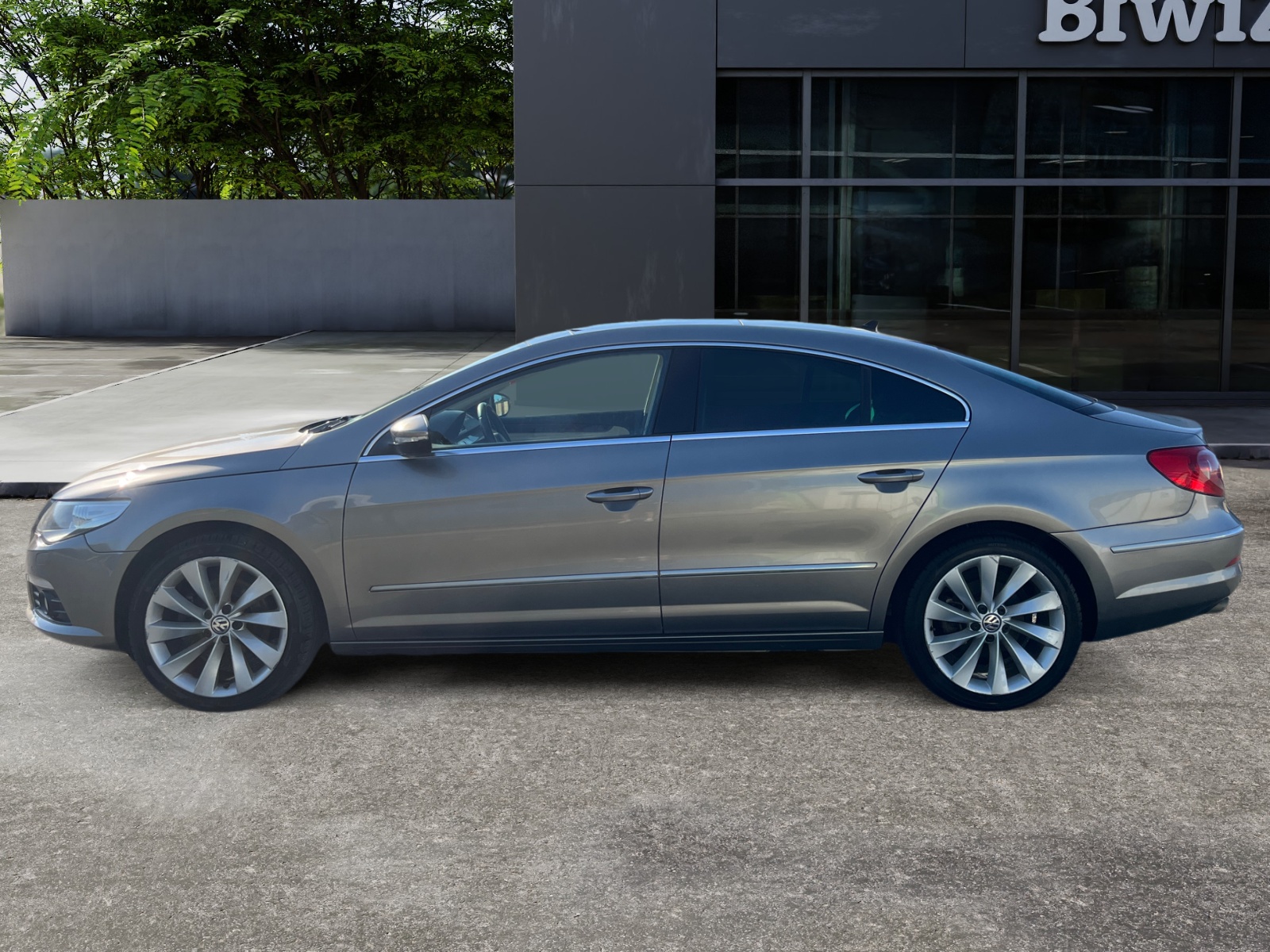 Volkswagen Passat 1