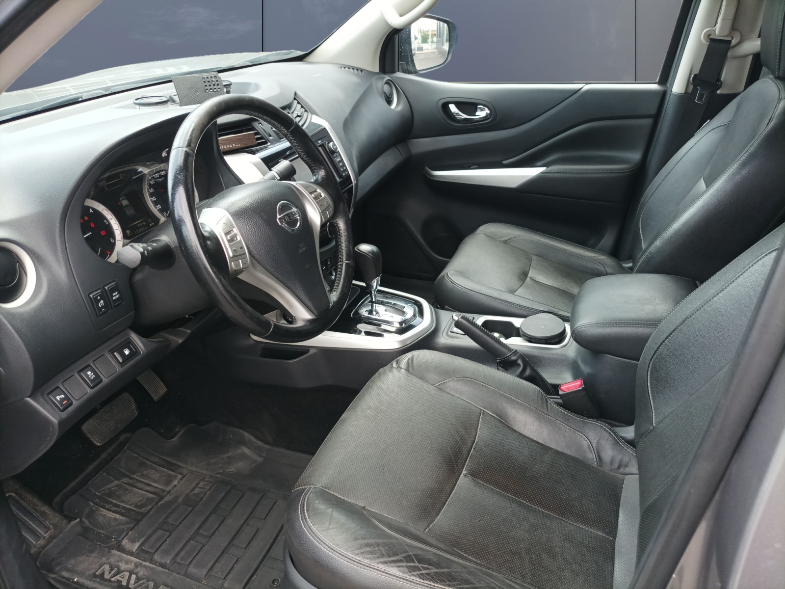 Nissan Np300 Navara 8