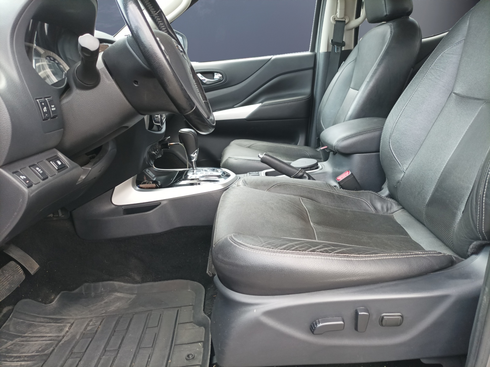 Nissan Np300 Navara 9