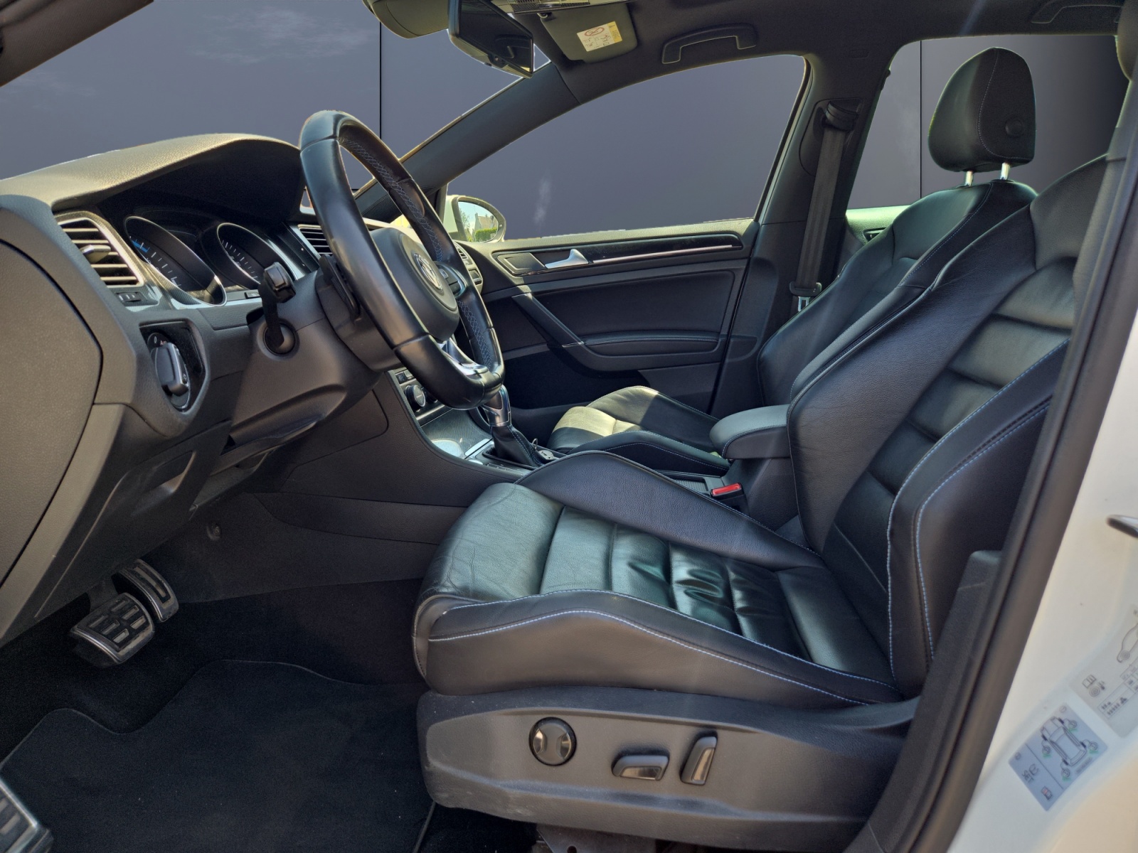 Volkswagen Golf 9