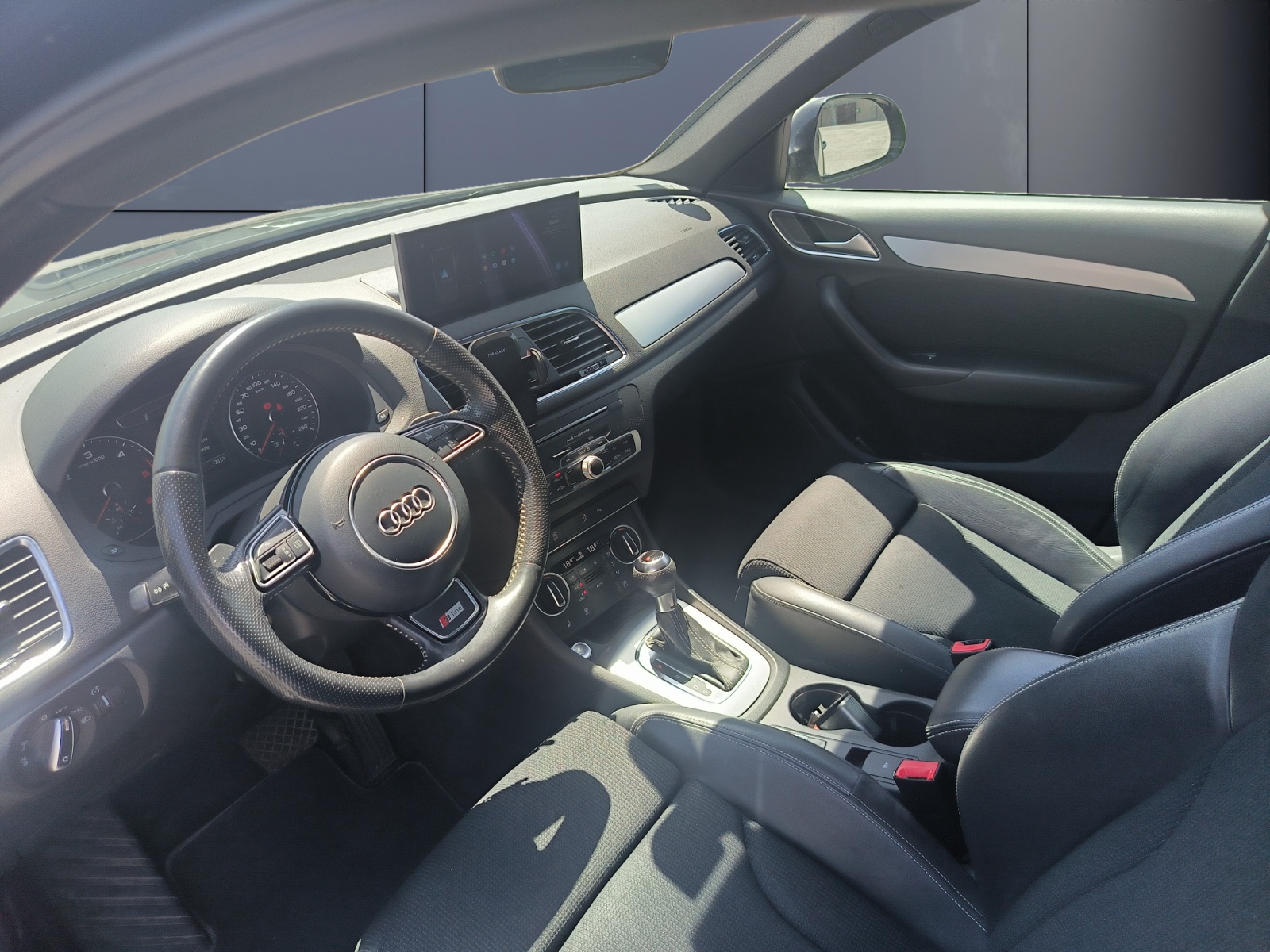 Audi Q3 8