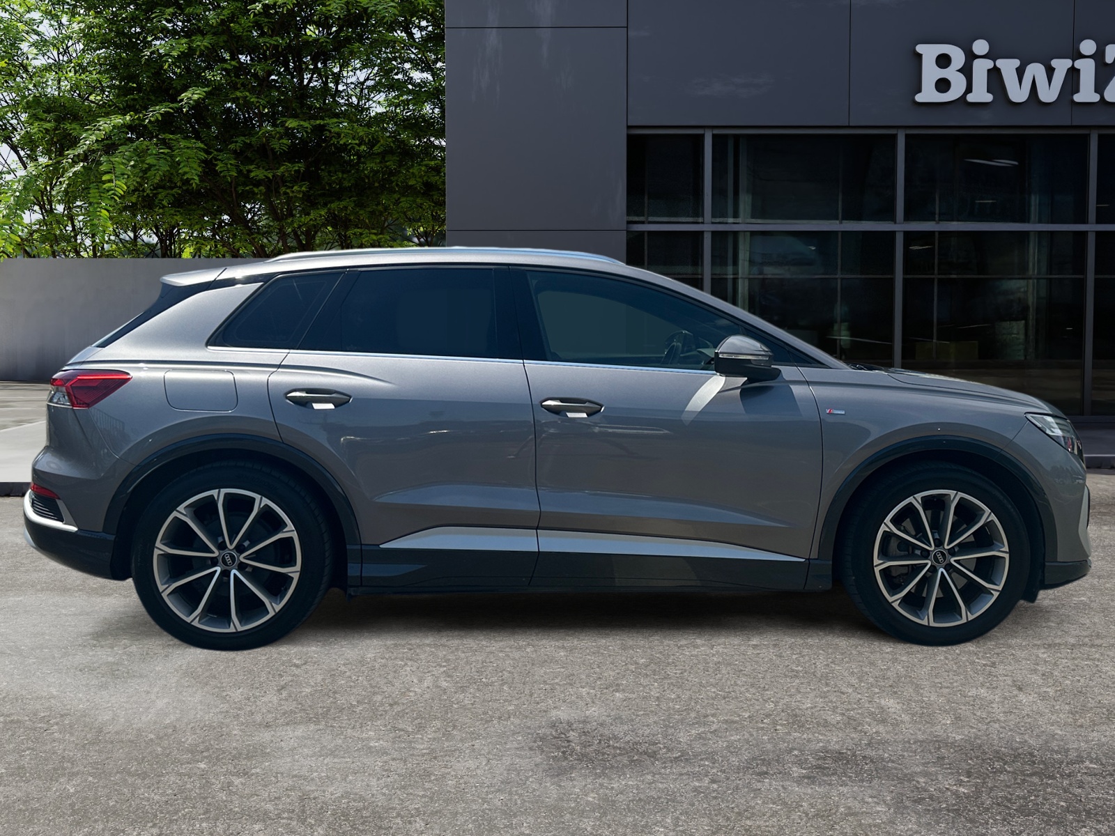 Audi Q4 5