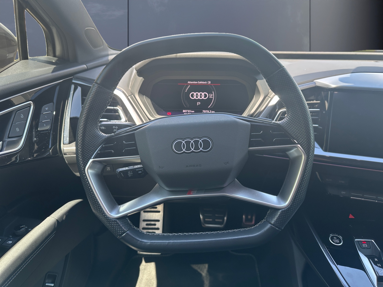 Audi Q4 15