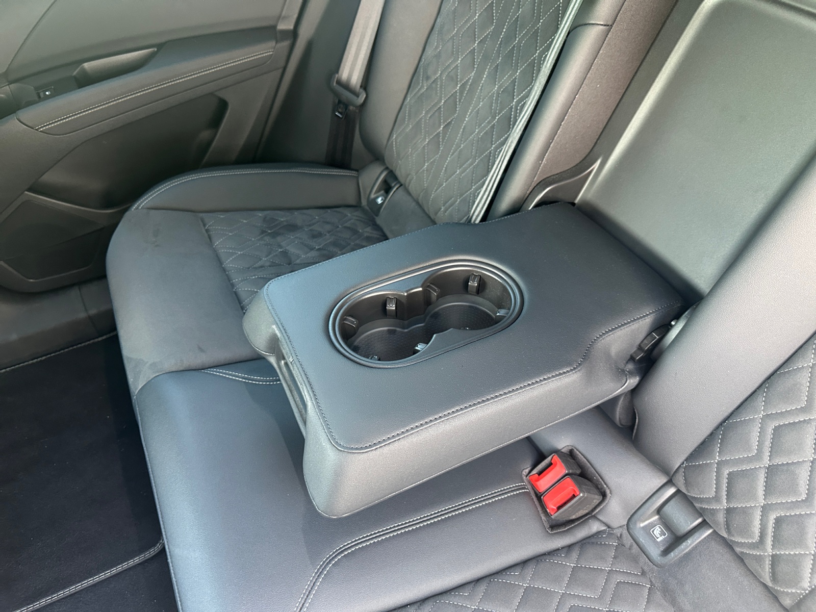 Audi Q4 31
