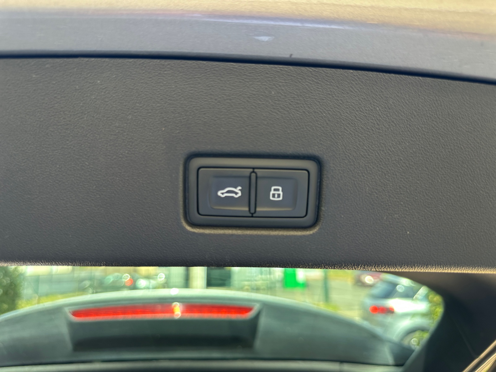 Audi Q4 33
