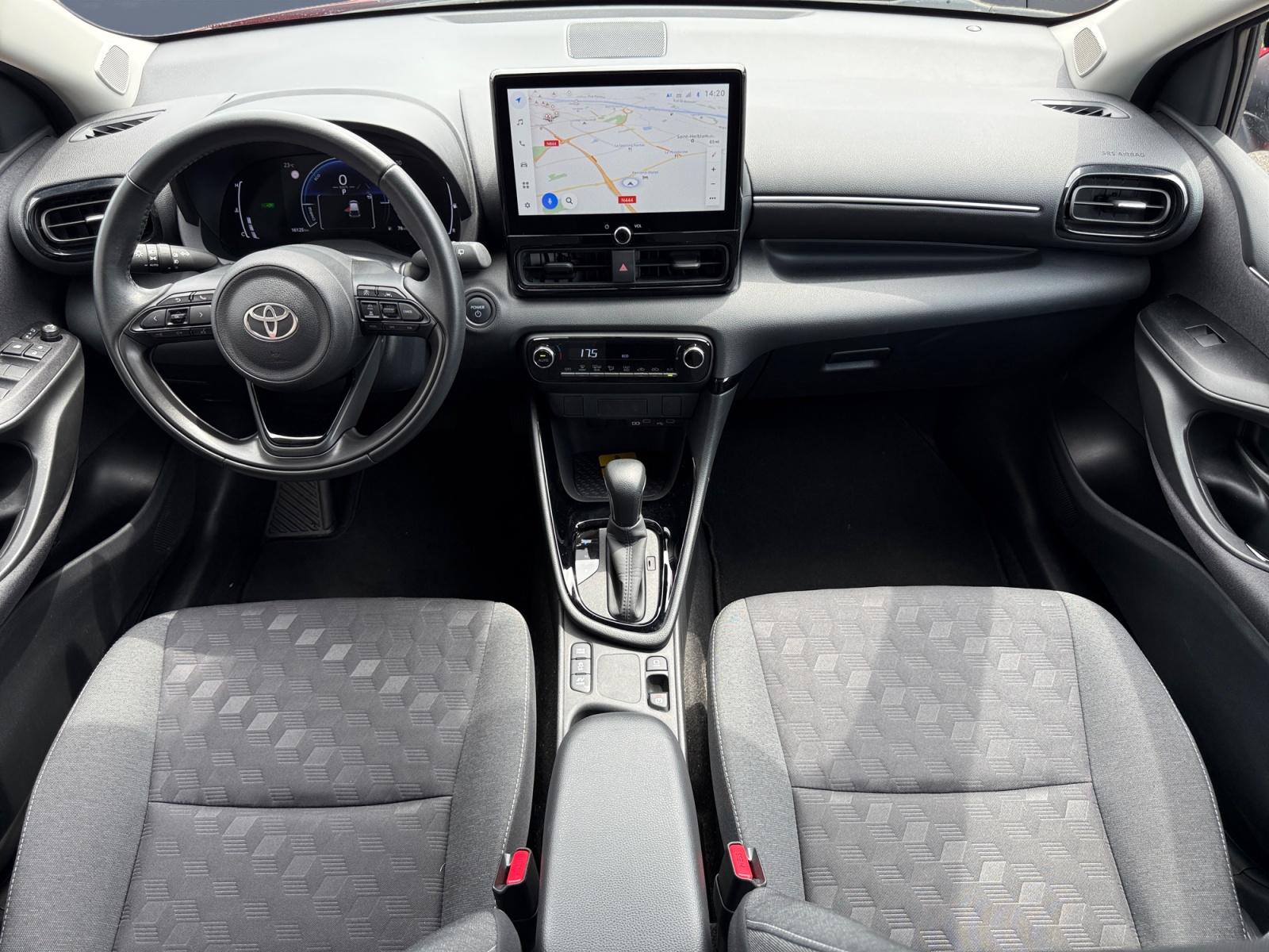 Toyota Yaris 14