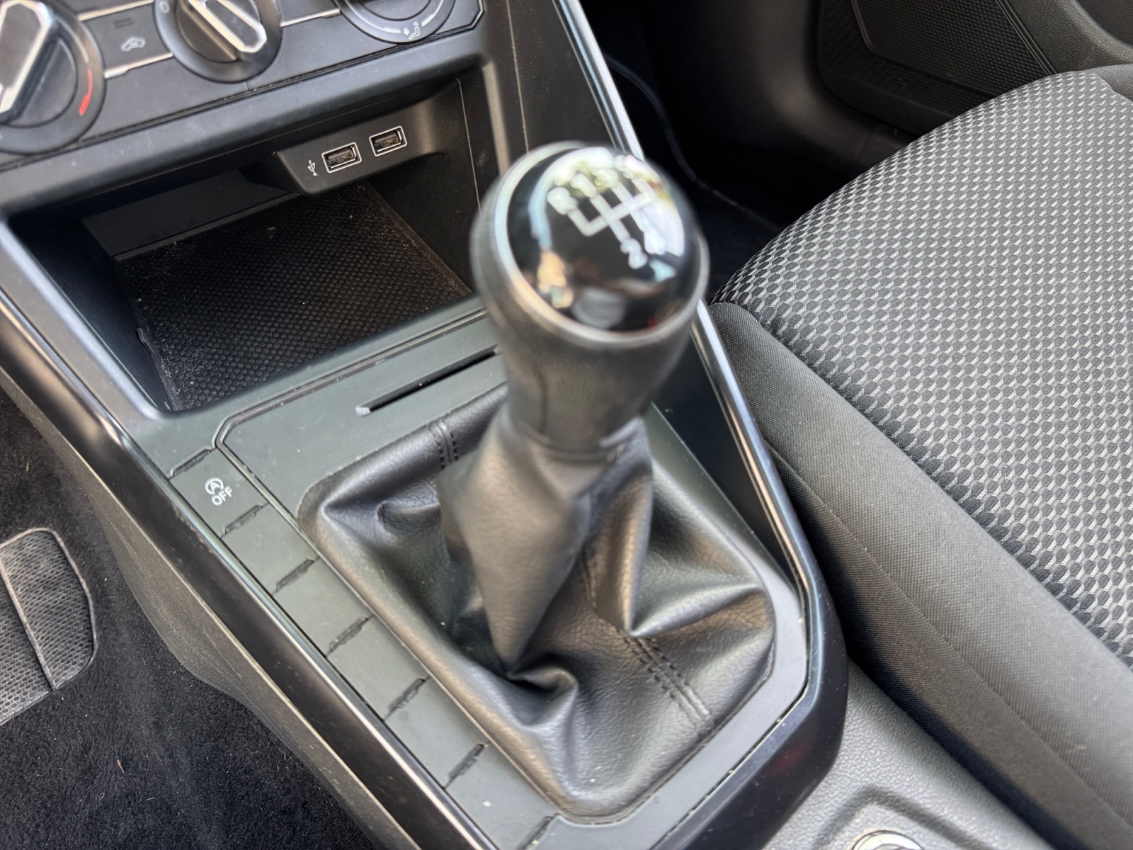 Volkswagen Polo 24