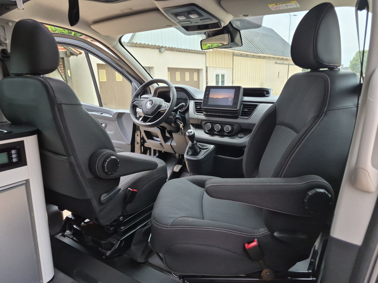Renault Trafic 25