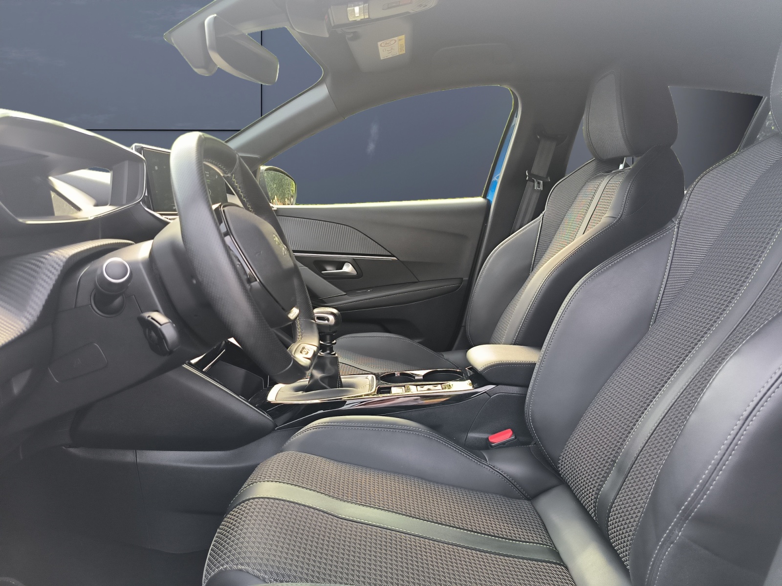 Peugeot 208 9