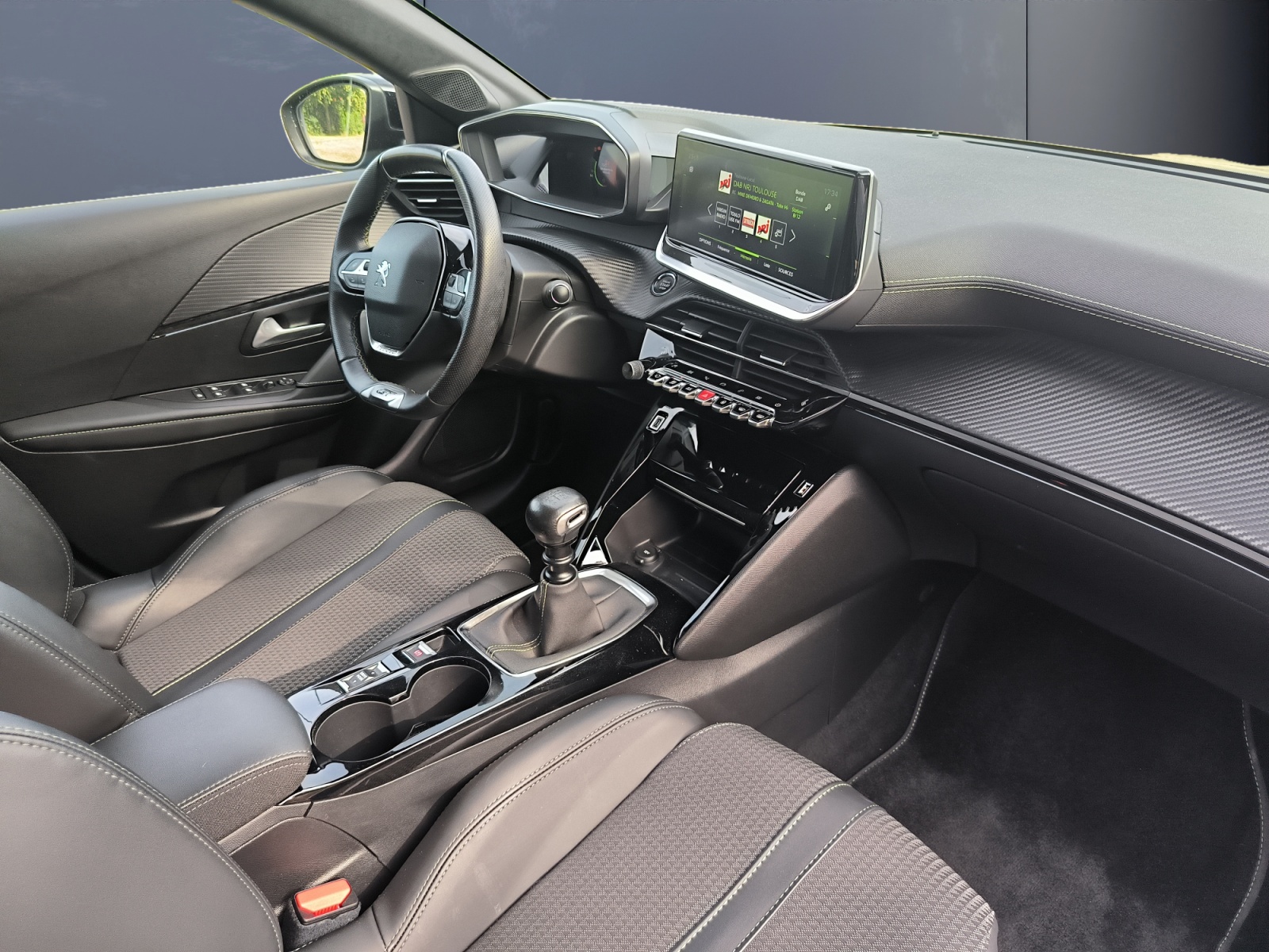 Peugeot 208 12