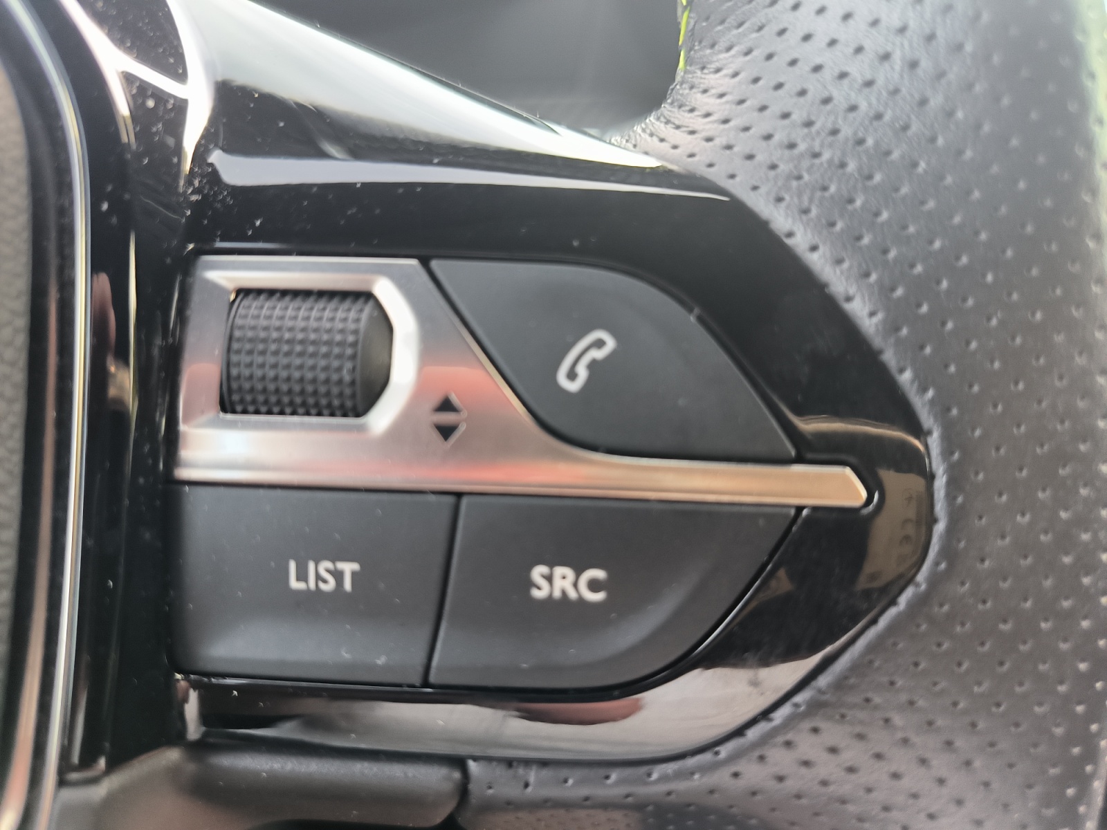 Peugeot 208 18