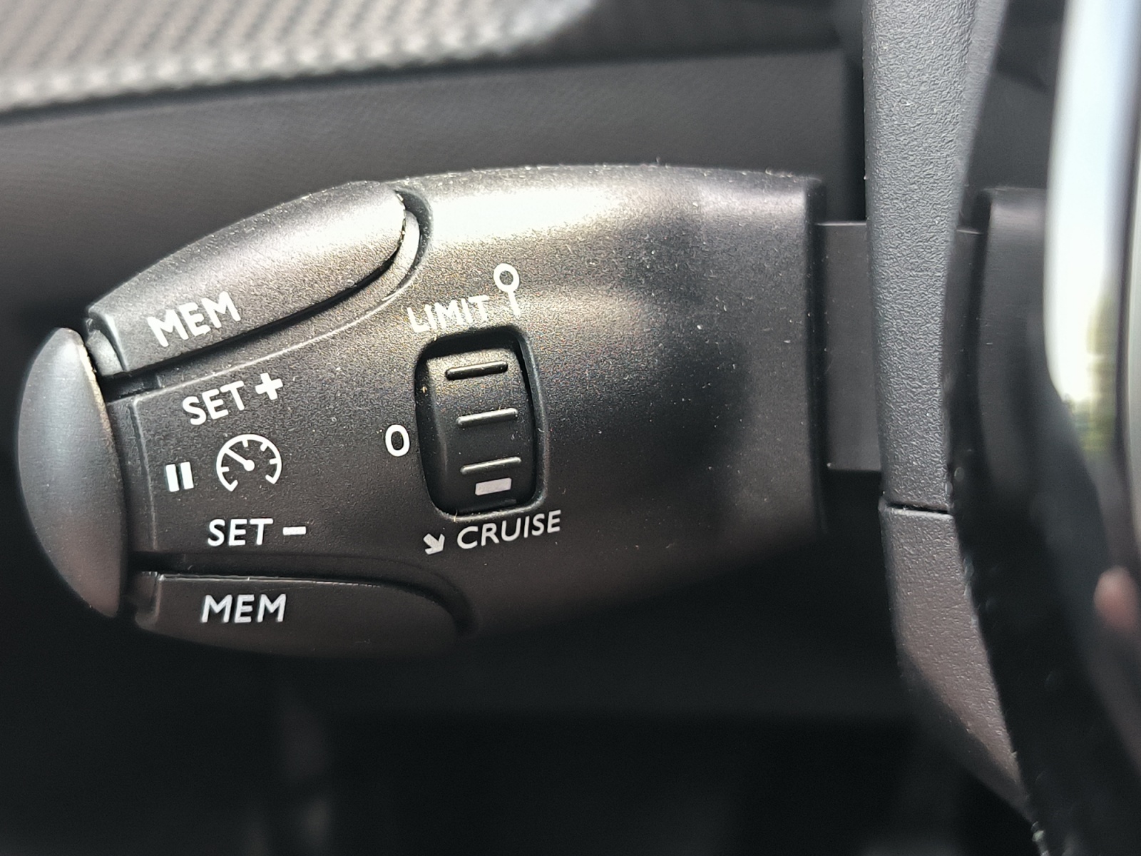 Peugeot 208 19