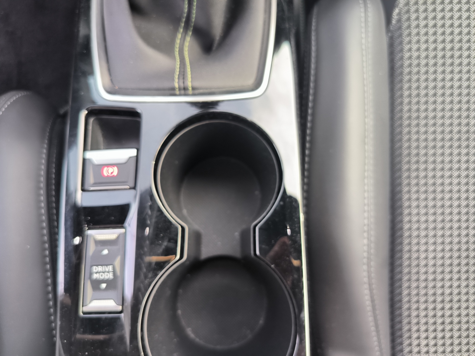 Peugeot 208 26