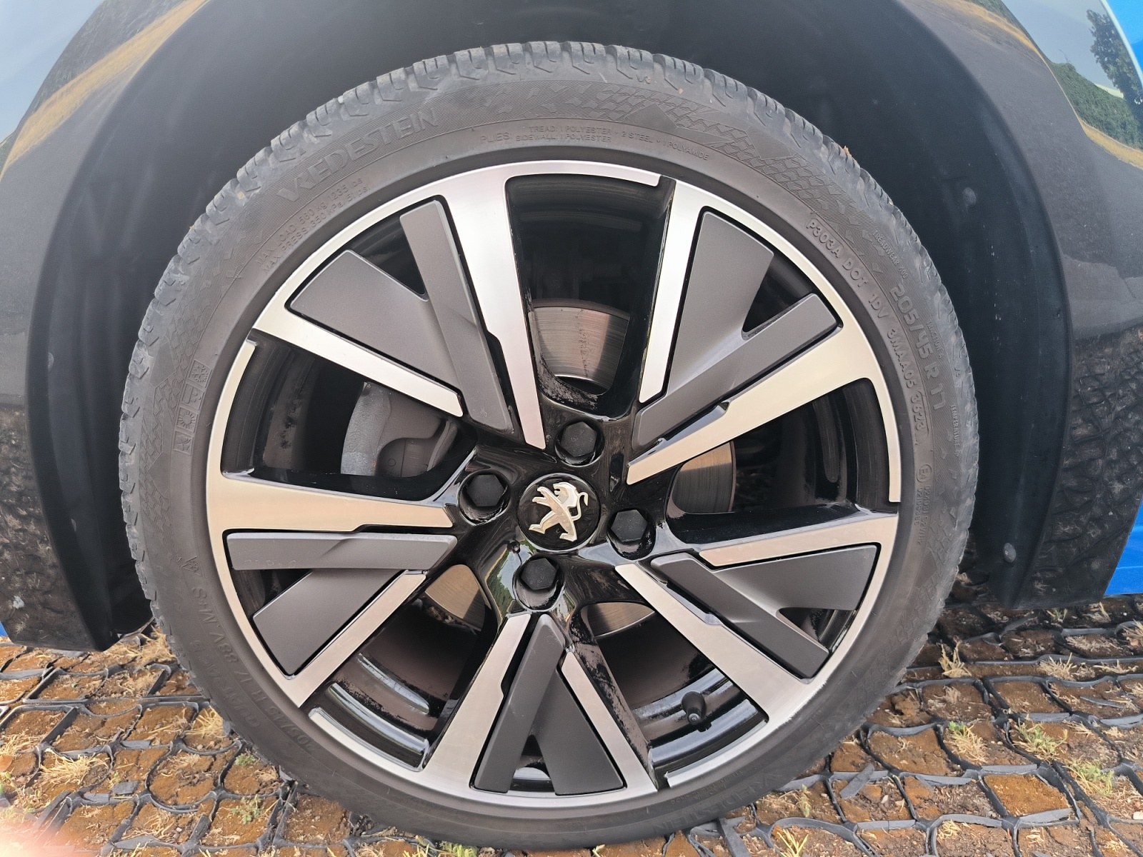 Peugeot 208 32