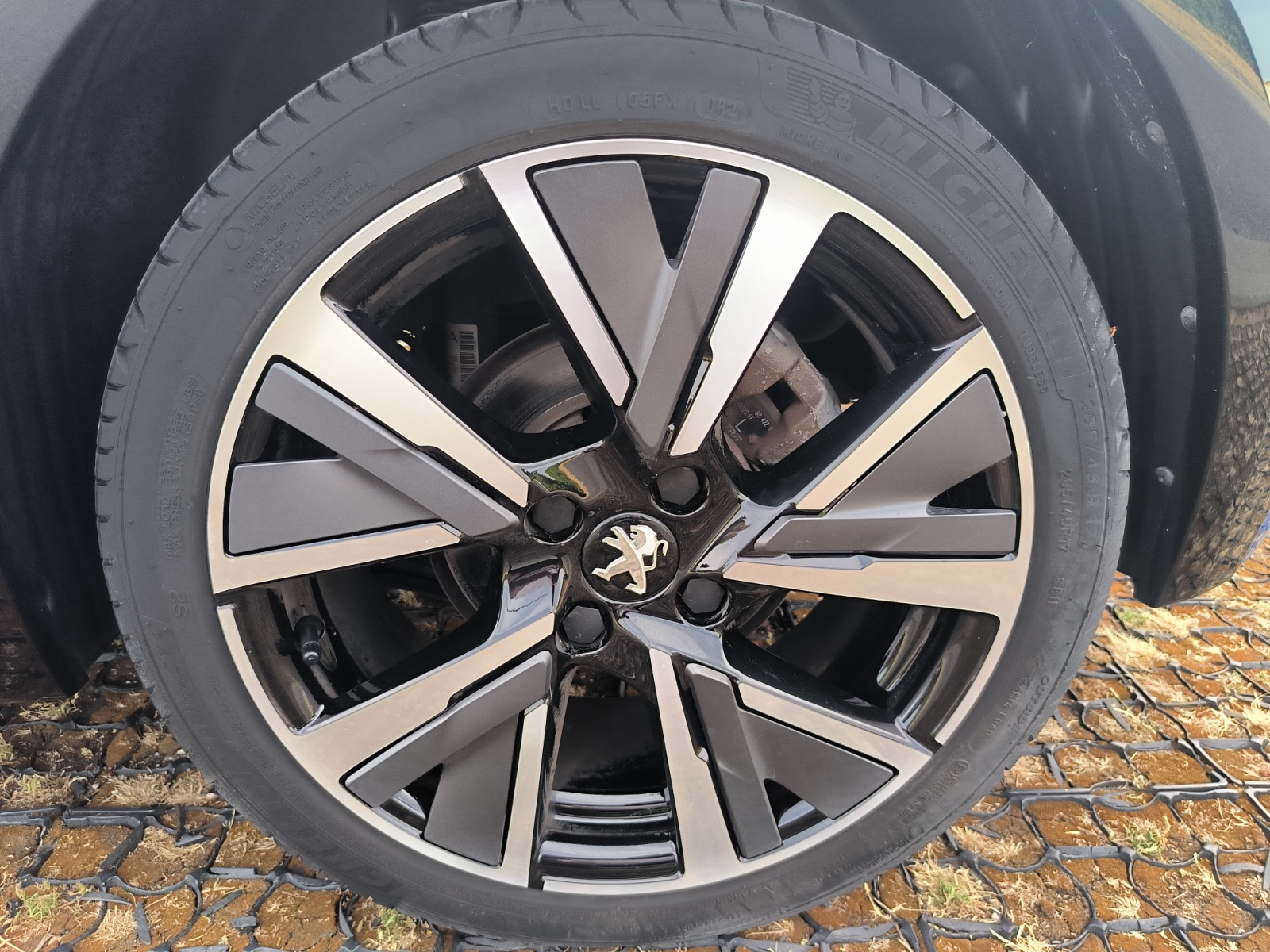 Peugeot 208 33