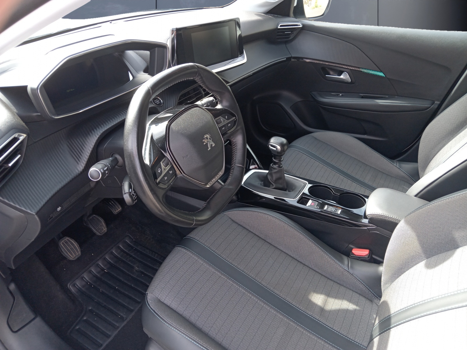 Peugeot 208 8