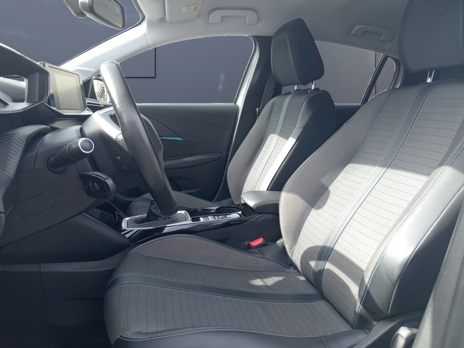 Peugeot 208 9