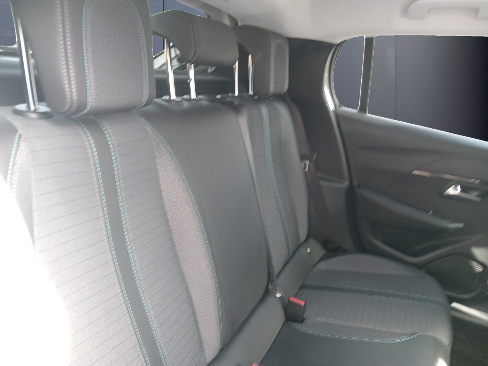 Peugeot 208 11