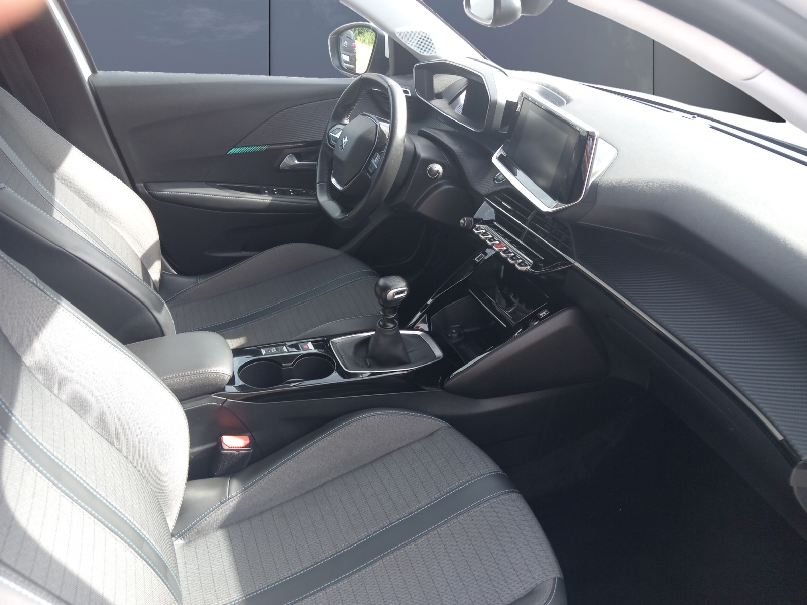 Peugeot 208 12