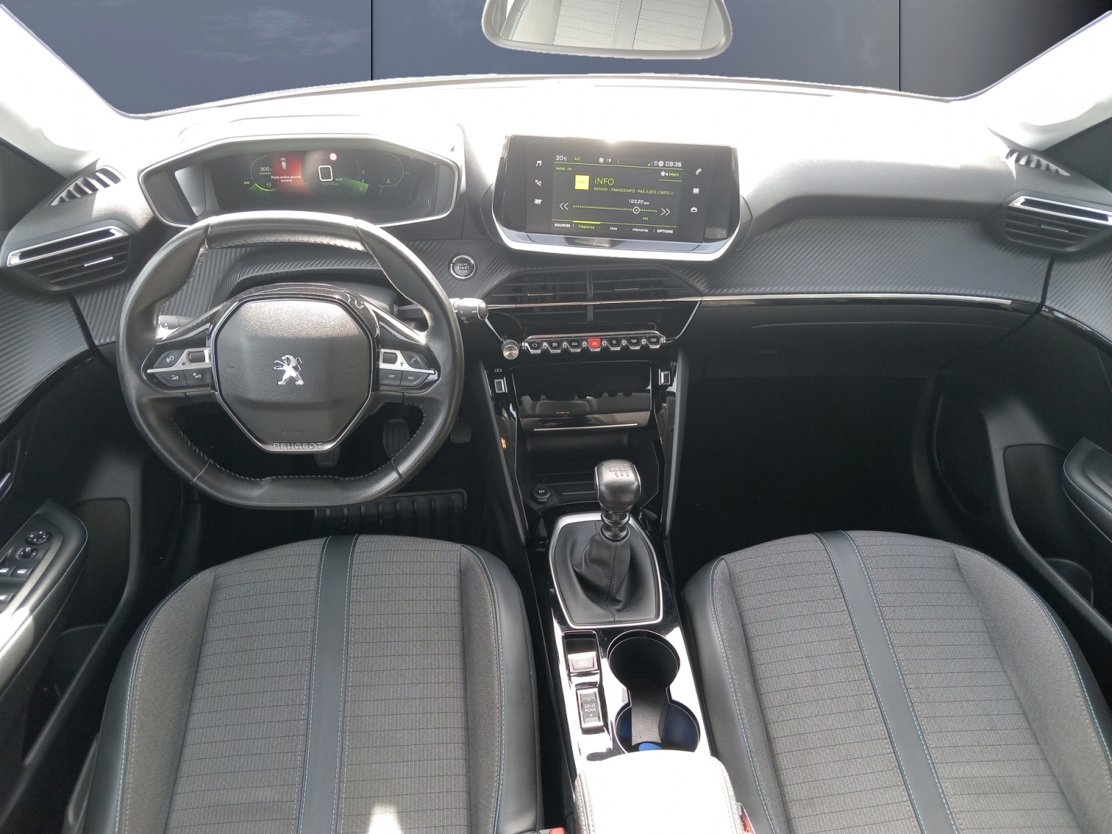 Peugeot 208 14