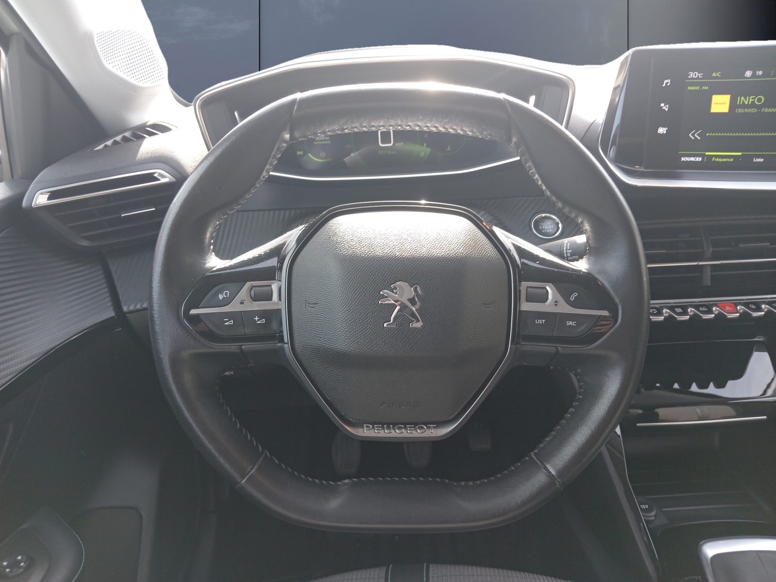 Peugeot 208 15