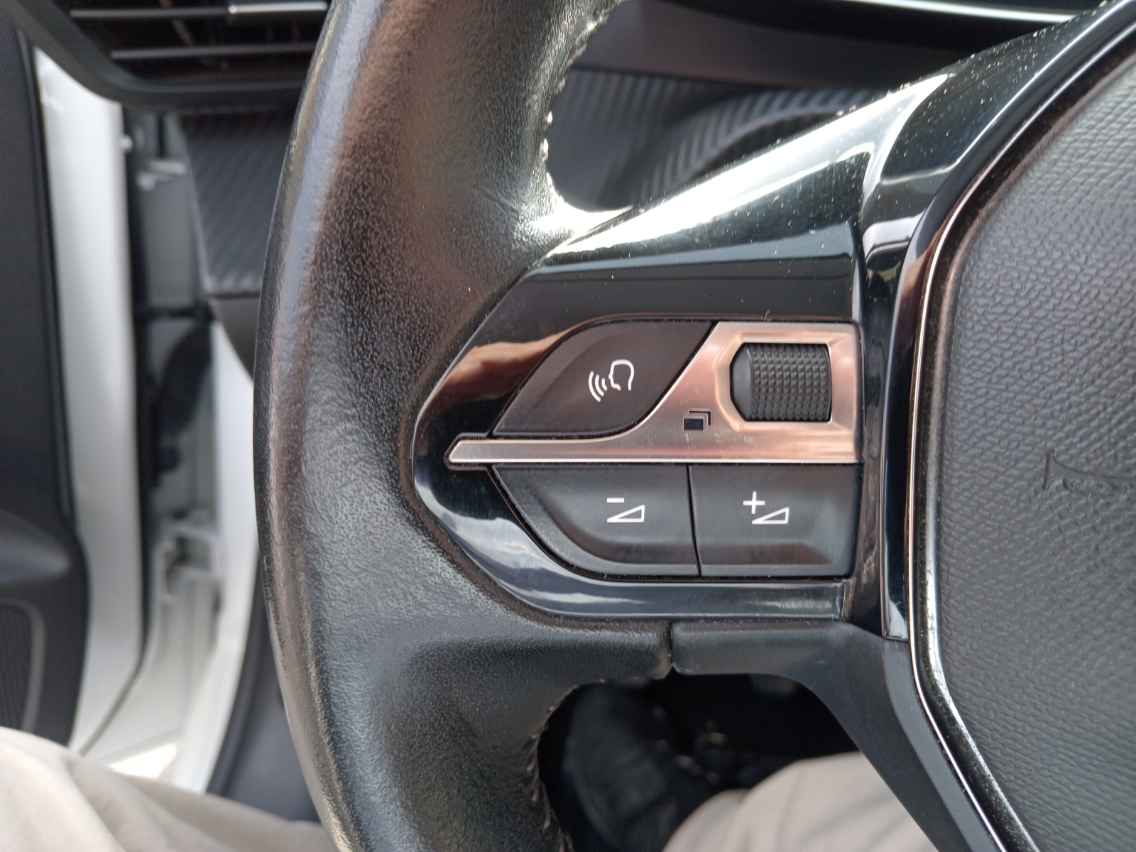 Peugeot 208 17