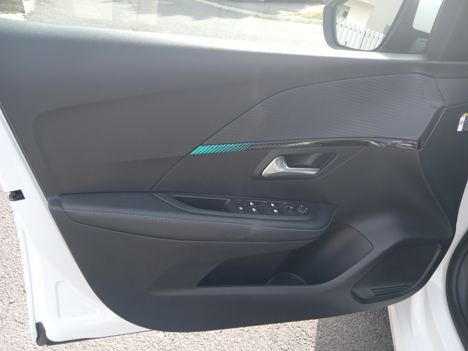 Peugeot 208 24