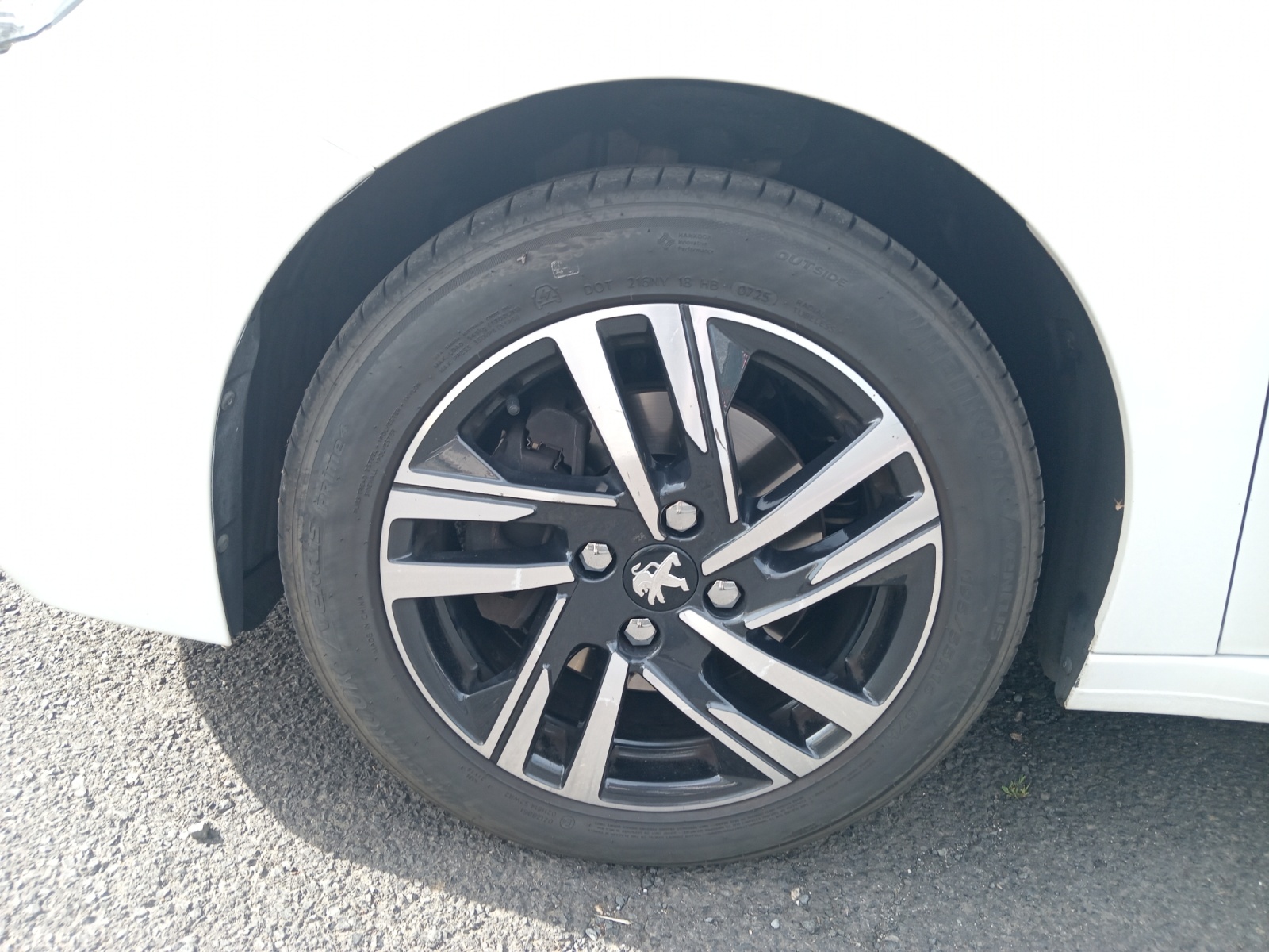 Peugeot 208 29