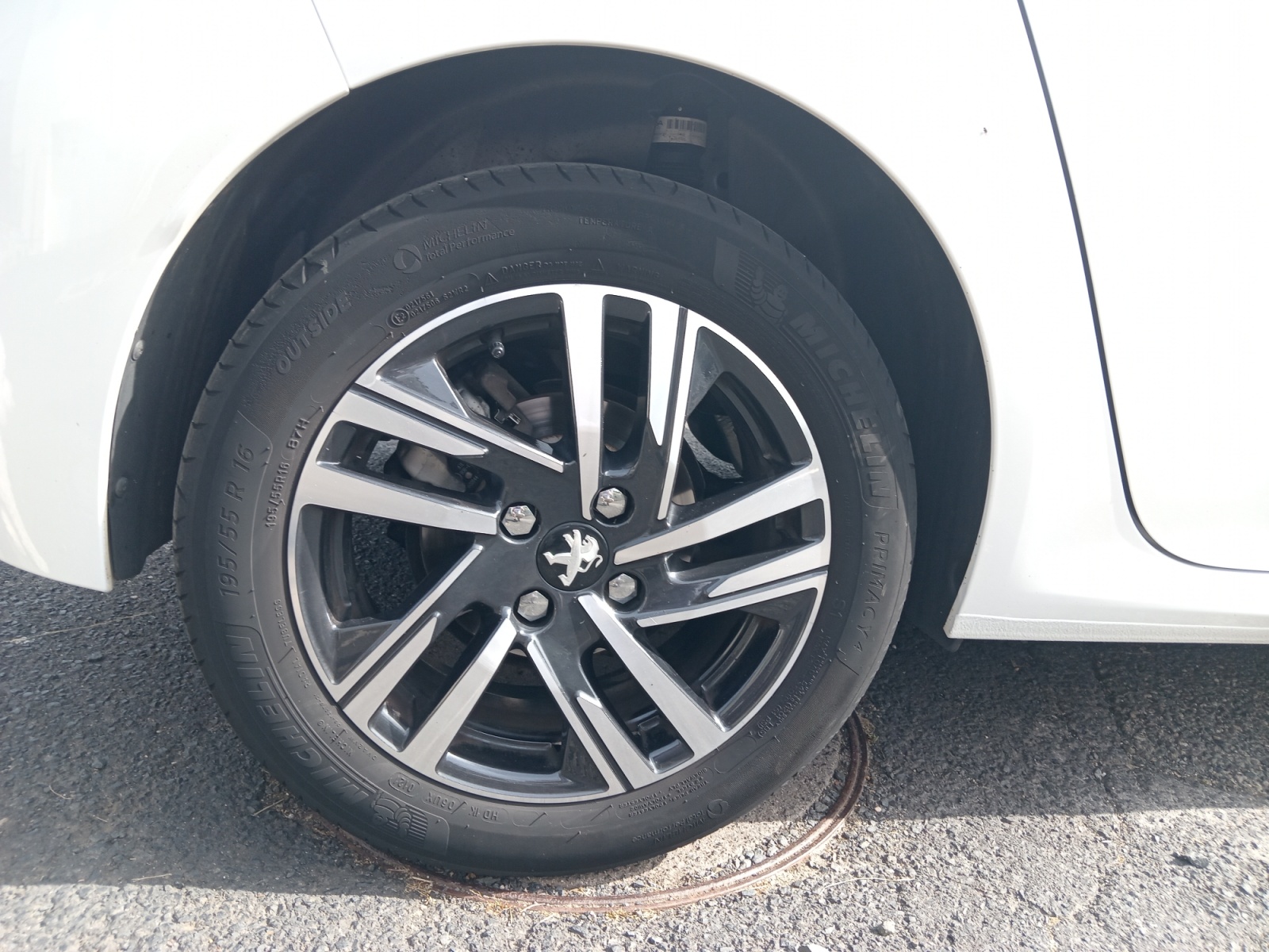 Peugeot 208 31
