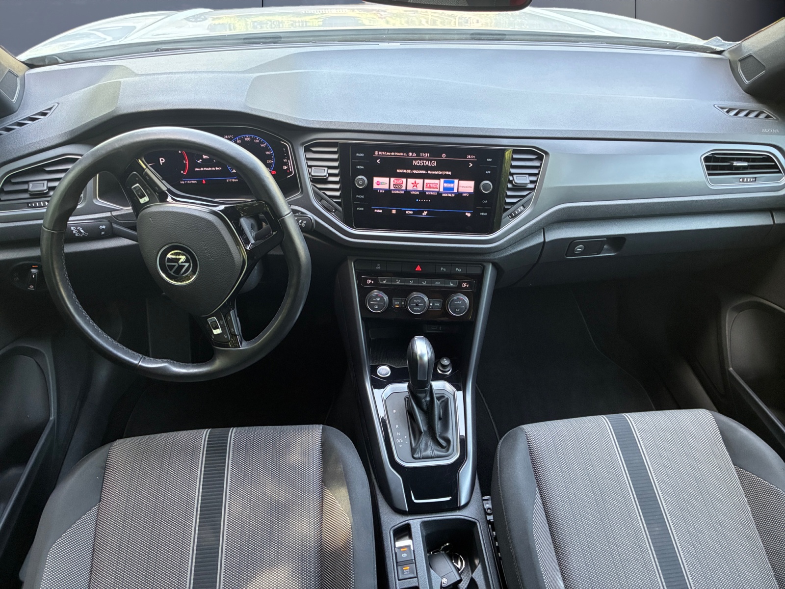 Volkswagen T-Roc 14